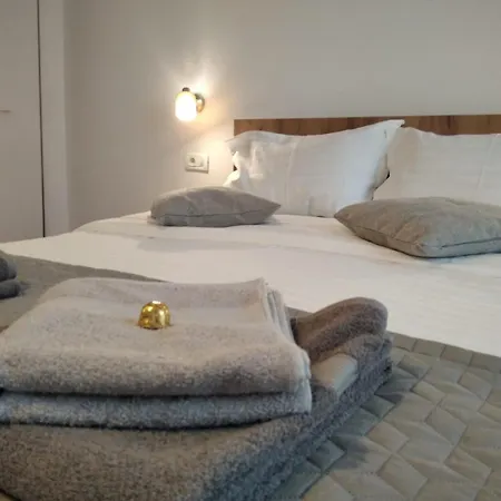 Friends House - Station - Self Check-in Guest house Brasov