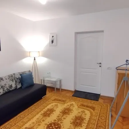 Friends House - Station - Self Check-in
