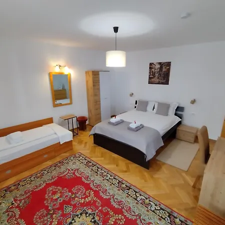 게스트하우스 Friends House - Station - Self Check-in 3*
