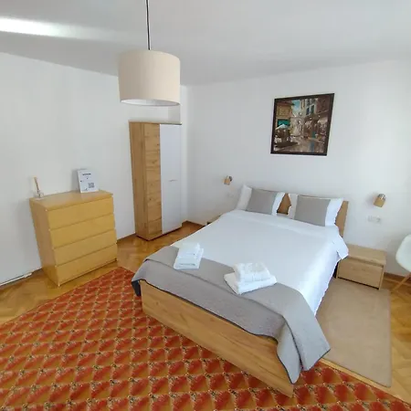 Friends House - Station - Self Check-in 3*