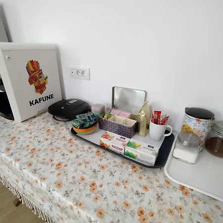 Friends House - Station - Self Check-in Guest house