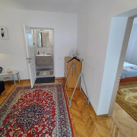 Guest house Friends House - Station - Self Check-in Brasov