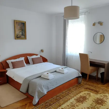 Friends House - Station - Self Check-in Guest house