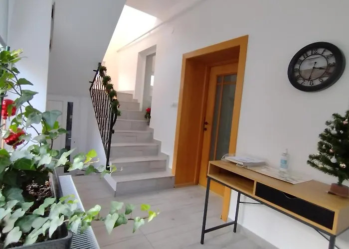 Friends House - Station - Self Check-in Guest house Brasov