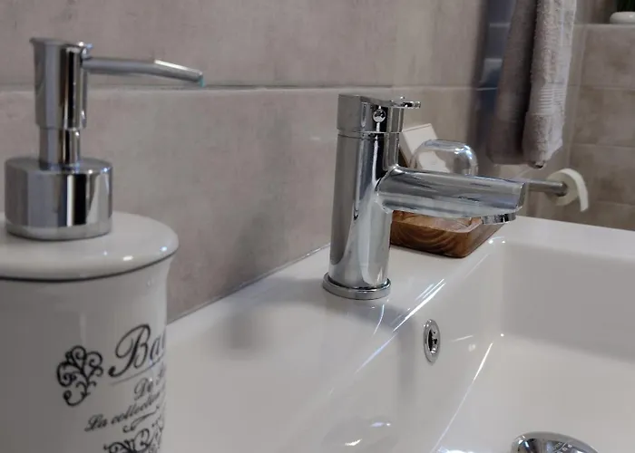 Guest house Friends House - Station - Self Check-in