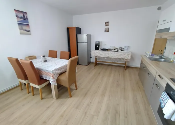 Friends House - Station - Self Check-in Guest house Brasov