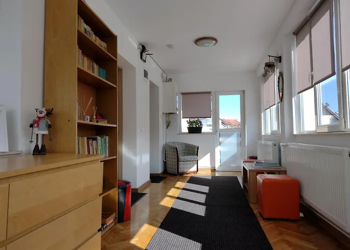 Friends House - Station - Self Check-in 3*