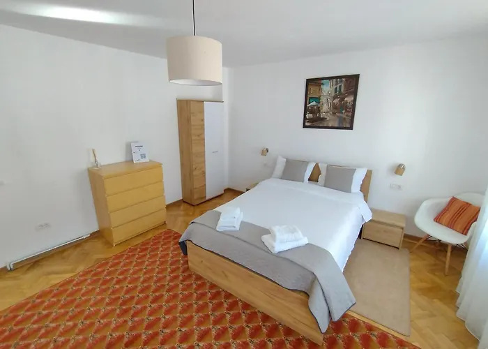 Friends House - Station - Self Check-in 3*