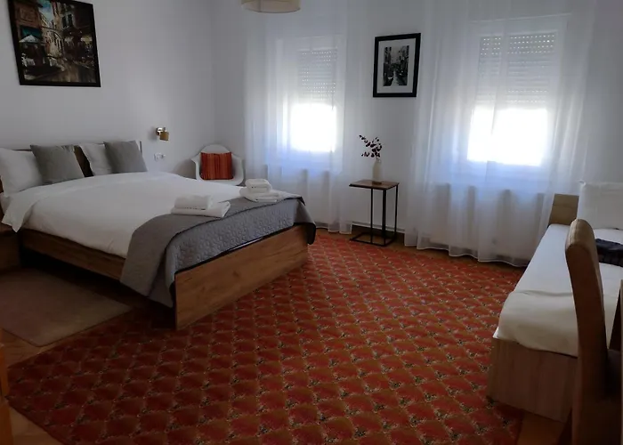 Guest house Friends House - Station - Self Check-in