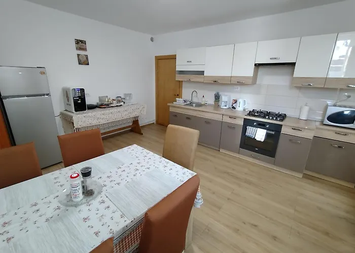 Friends House - Station - Self Check-in Guest house 3*